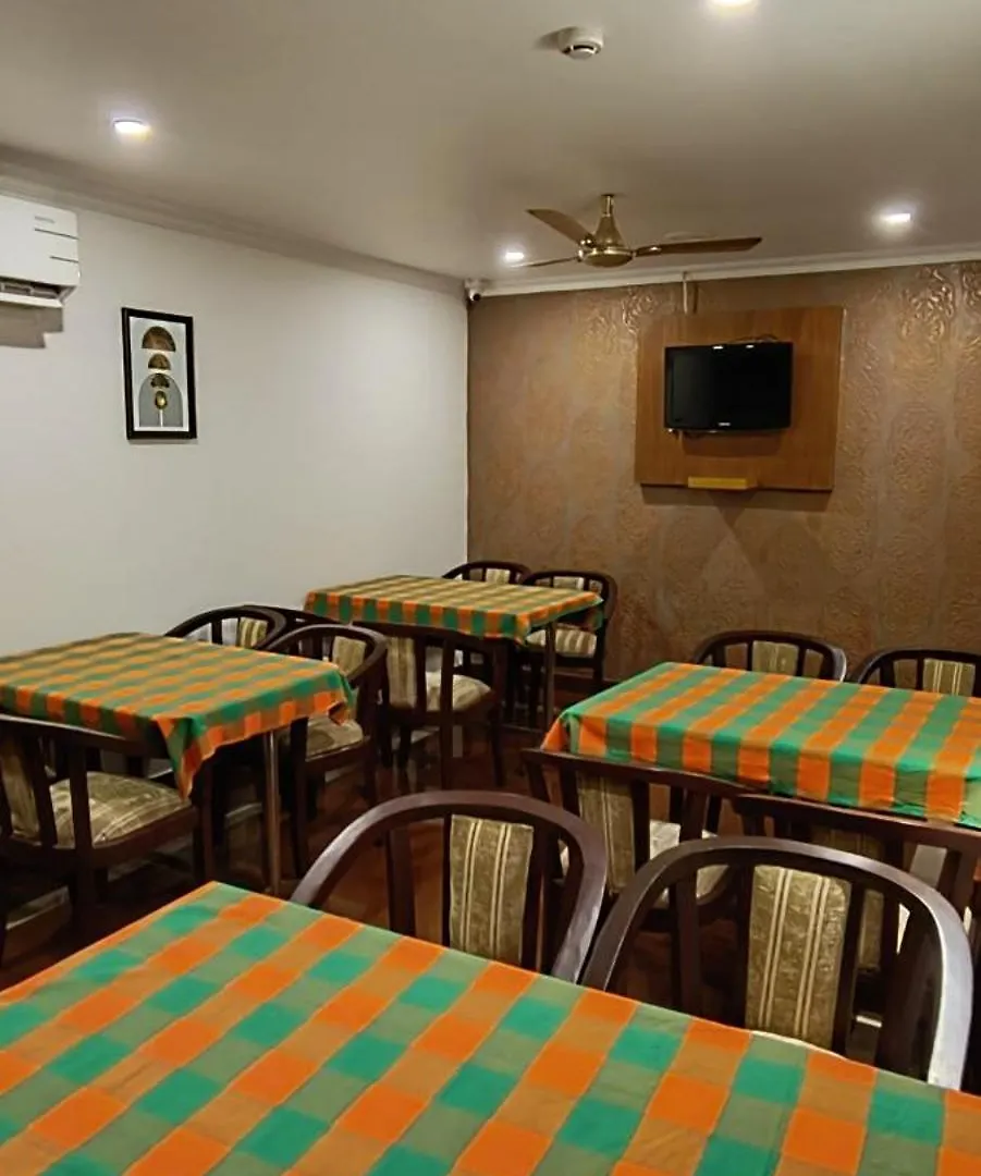 Hotel Keerthi Regency Vayalār