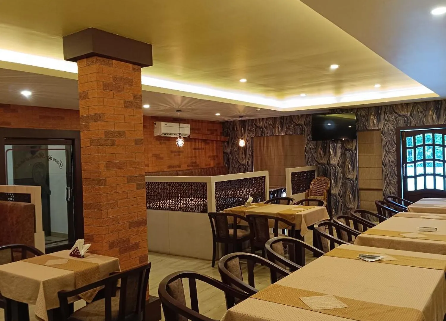 Hotel Keerthi Regency Vayalār 3*,